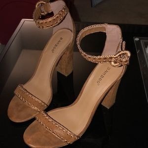 Beautiful block heels with a felt like finish!